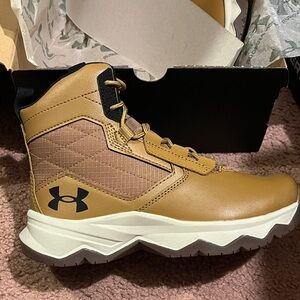 Under Armour Big Boys boots